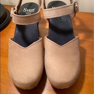 Sven Mary Jane clogs (Size 39)